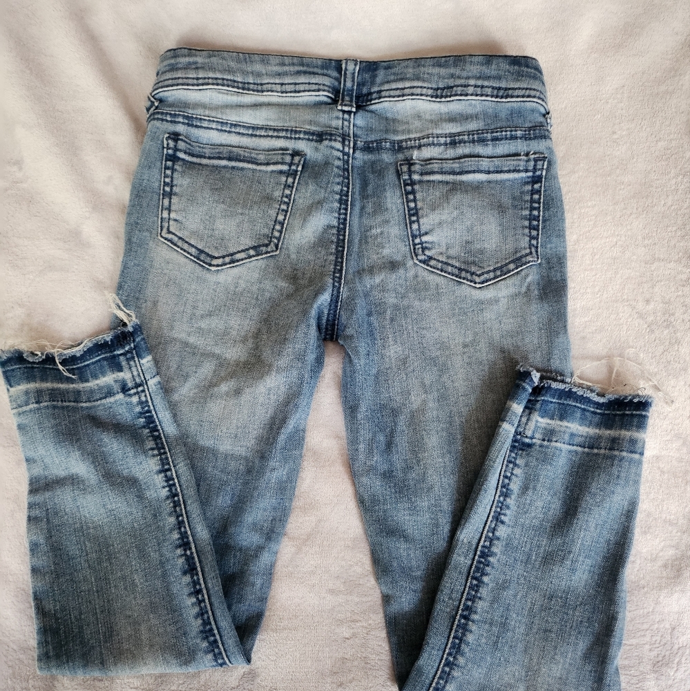 Blue Jenas - Picture 2 of 2